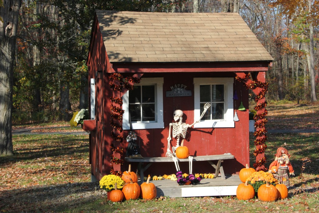 scary halloween hut